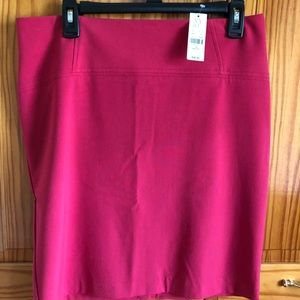 New York and Co fuchsia skirt